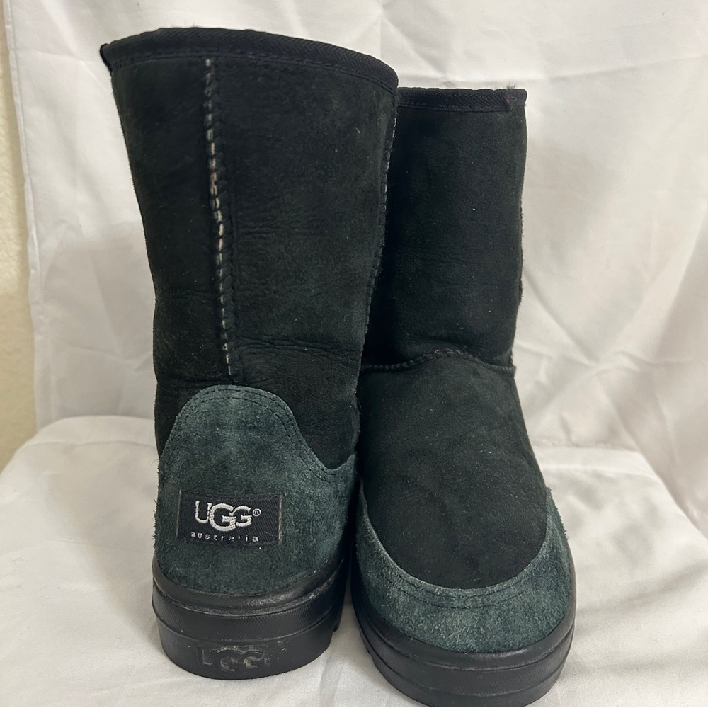 Vtg UGG  ULTRA Short 5225 Boots.